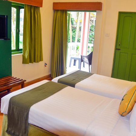 Bambolim Beach Resort Extérieur photo