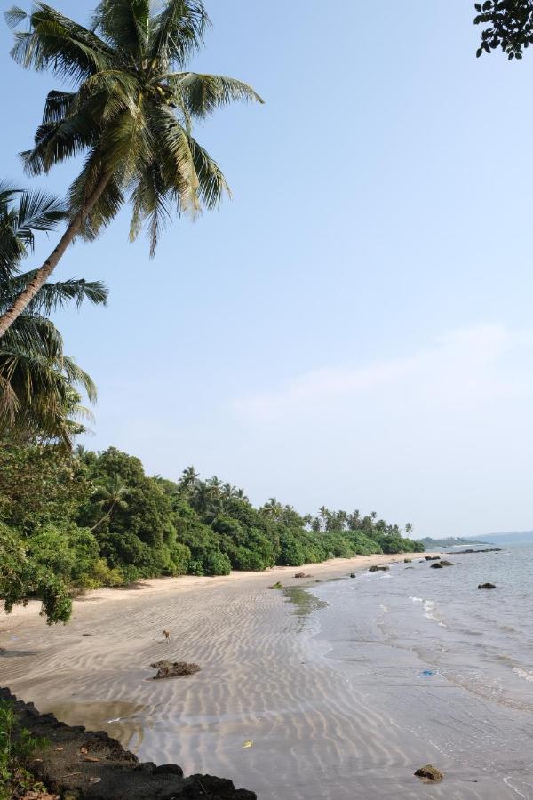 Bambolim Beach Resort Extérieur photo