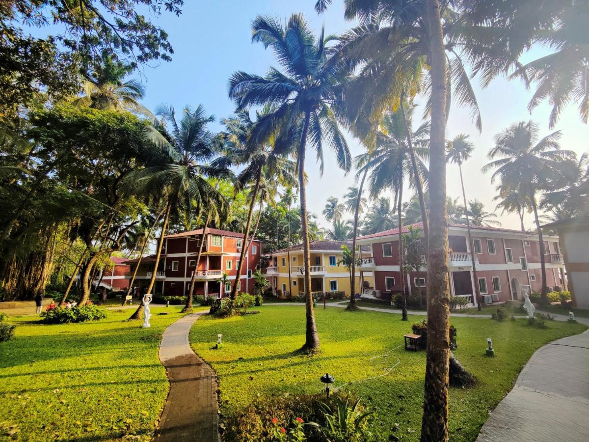 Bambolim Beach Resort Extérieur photo