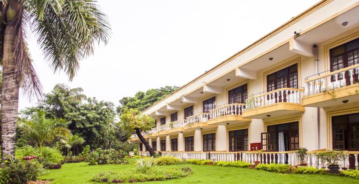 Bambolim Beach Resort Extérieur photo